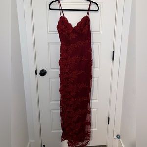 BURGUNDY LONG LACE DRESS WITH SLIT DOUBLE LAYERED *Fashion Nova with tag*